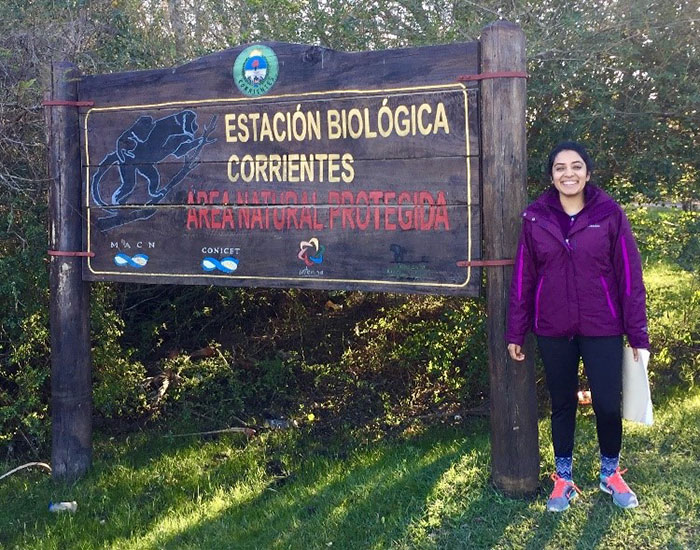 Sahana Kuthyar at the entrance to the Estación Biológica de Corrientes